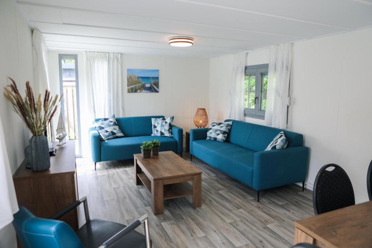 Ruim chalet in het hart van Zeeland Heinkenszand Buitenkant foto